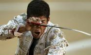 金年会sports-阿扎伦卡迎来十五赛季出色发挥，法国队观众热烈欢呼！